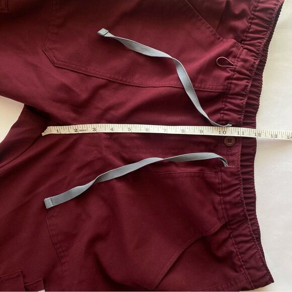 FIGS Men's Burgundy Cairo Cargo Scrub Pants Size Medium Short - Picture 15 of 16